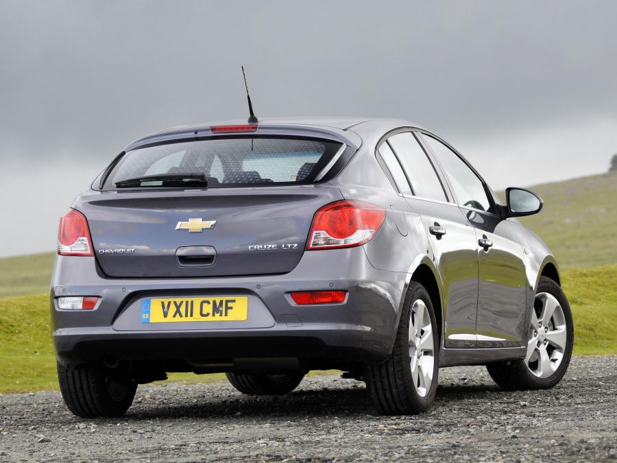  Chevrolet Cruze Hatchback 2011 года  (UK) (фото 8 из 43)
